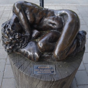 Sculpture at Queenstown beachfront